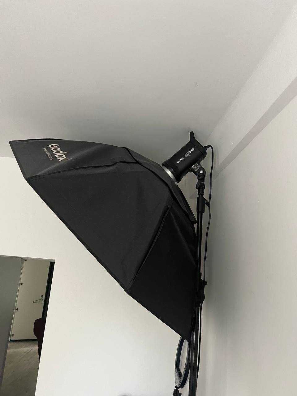 Студійне освітлення Godox SL100D + штатив Godox 420LB + софтбокс