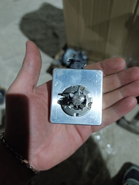 Ксеноновая лампочка PHILIPS D5S 12V 25W HID Audi Q3. A3. A4. A8