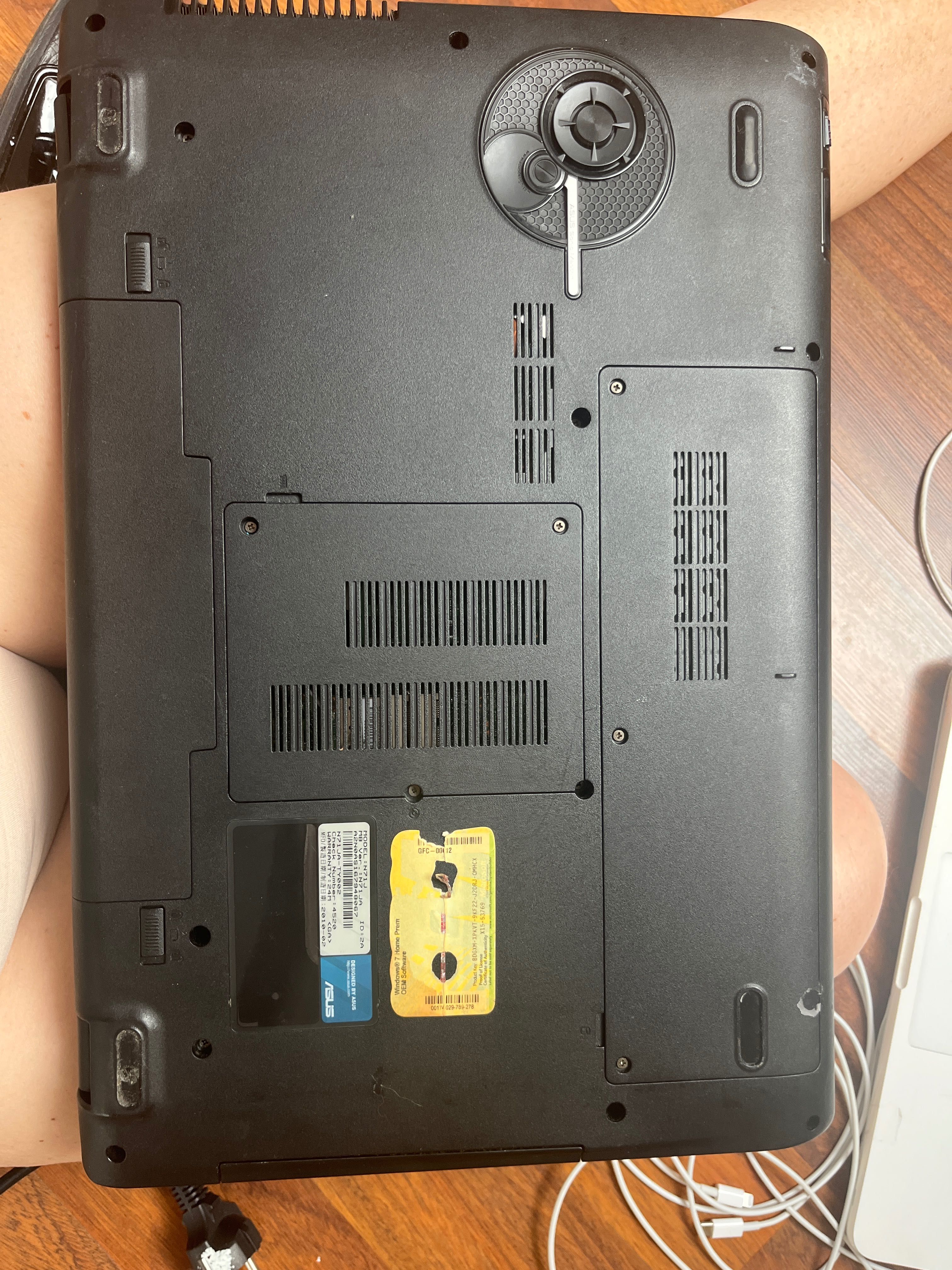 ASUS N71J  17” Obudowa i ładowarka