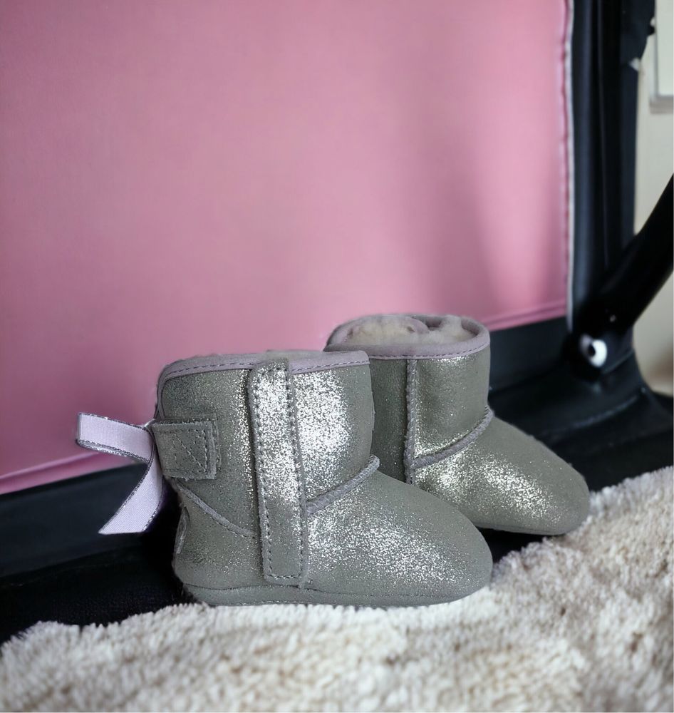 Новые тапочки, пинетки Ugg для малышки