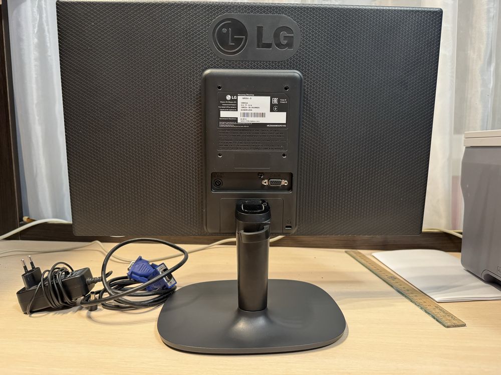 Монитор LG 19M35AA