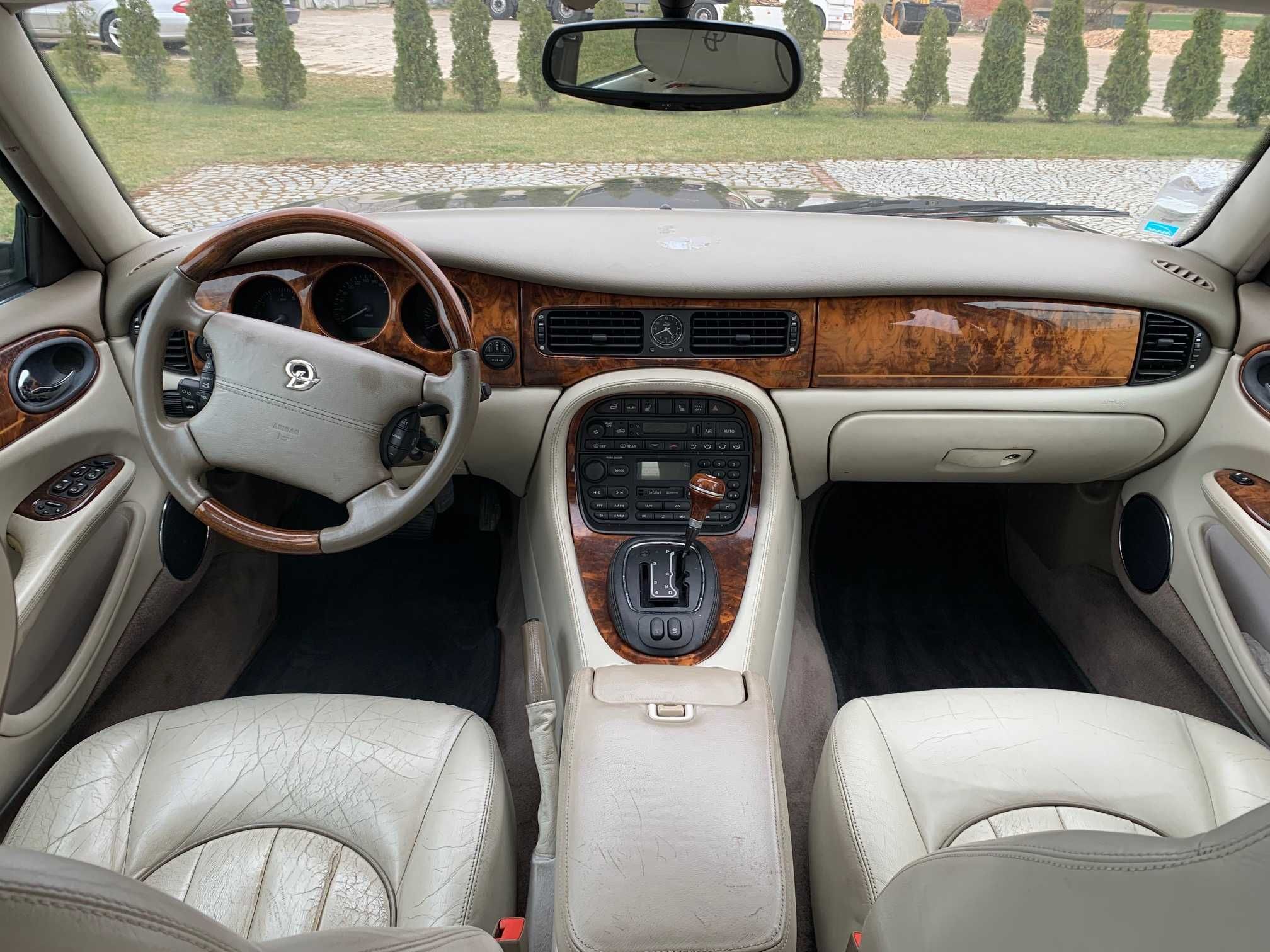 Jaguar Daimler Six XJ 300 V8 long