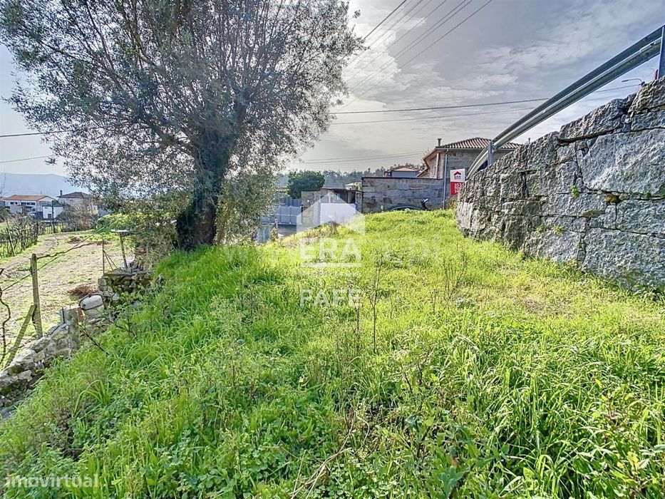 Terreno para construção em Paços