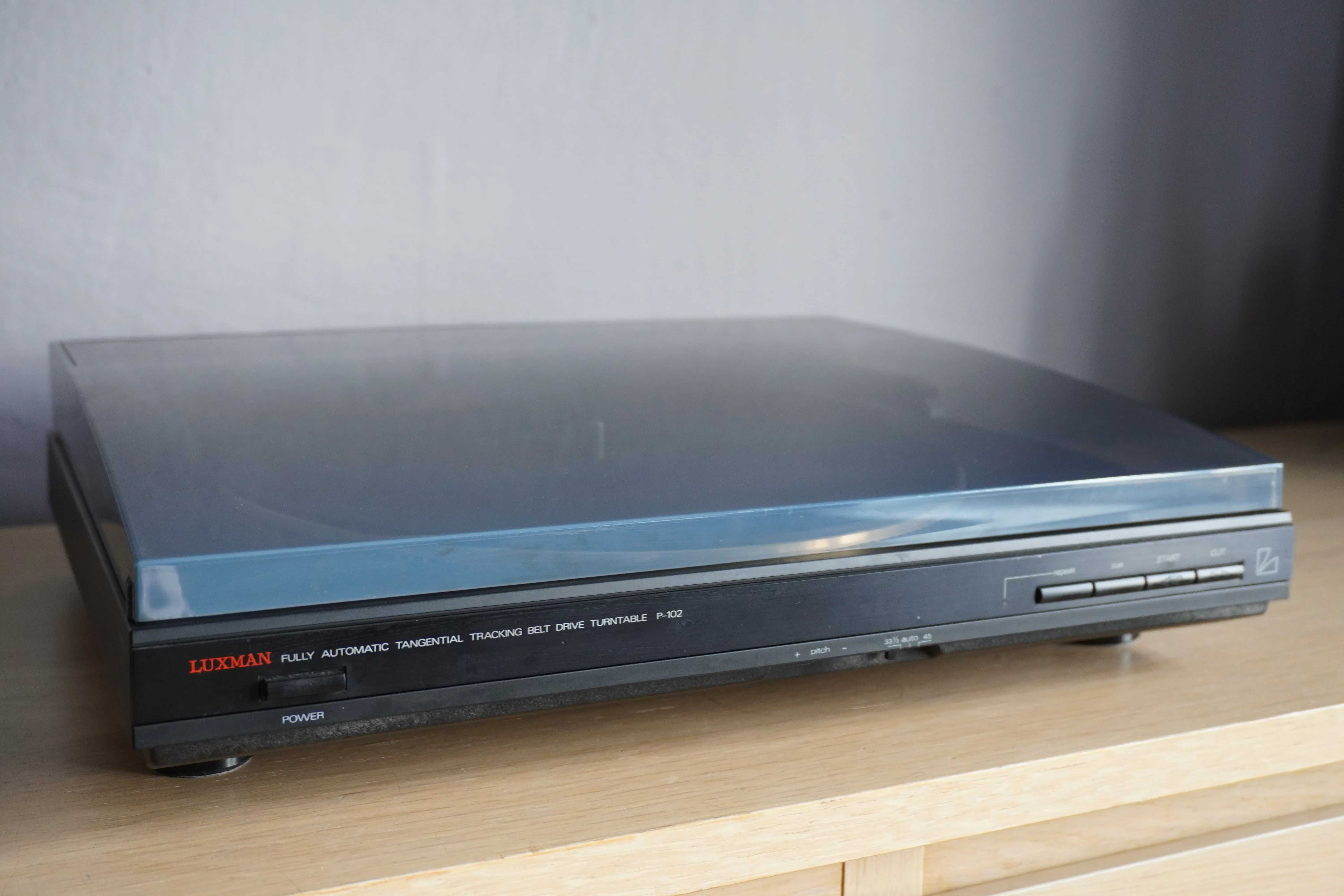 Gramofon Luxman P-102