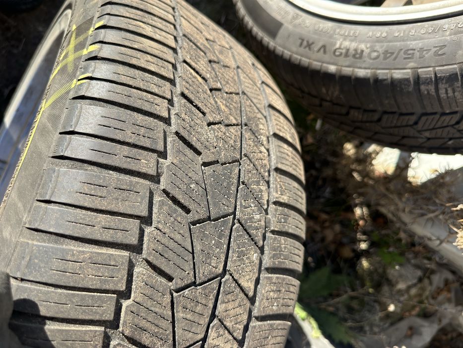 Продам комплект шини 245/40/19 зимові та диски Mercedes R19