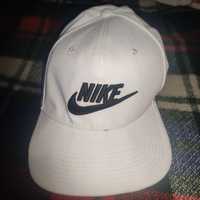 біла кепка Nike оригінал