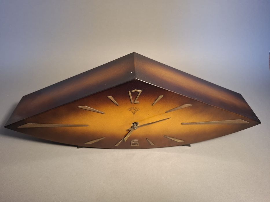 Zegar kominkowy w stylu art deco becha