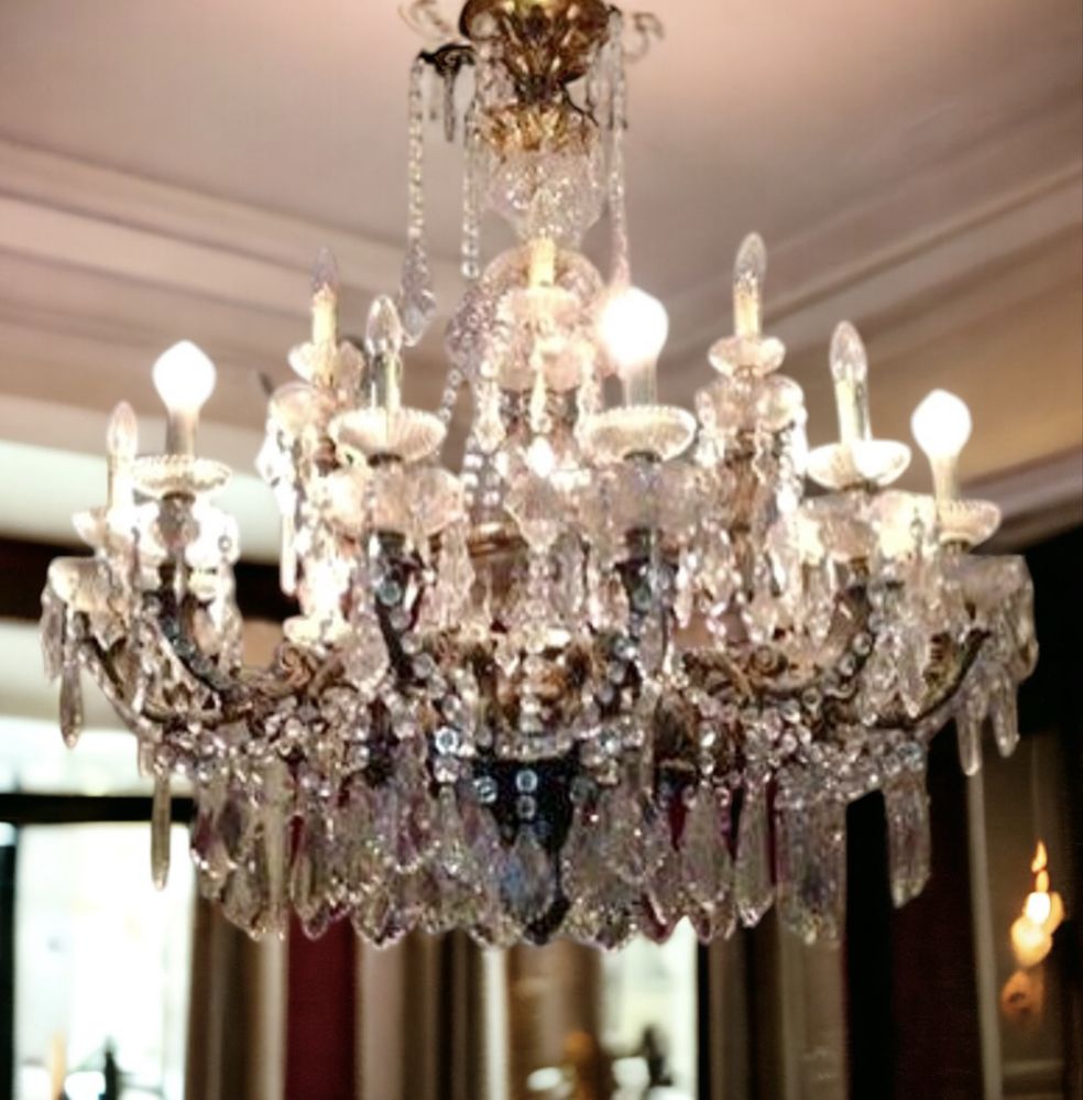 Maravilhoso e imponente lustre  séc.XIX/XX