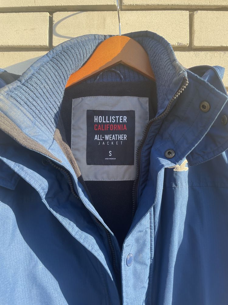 Продам нову чоловічу  синю куртку Hollister, розмір S!
