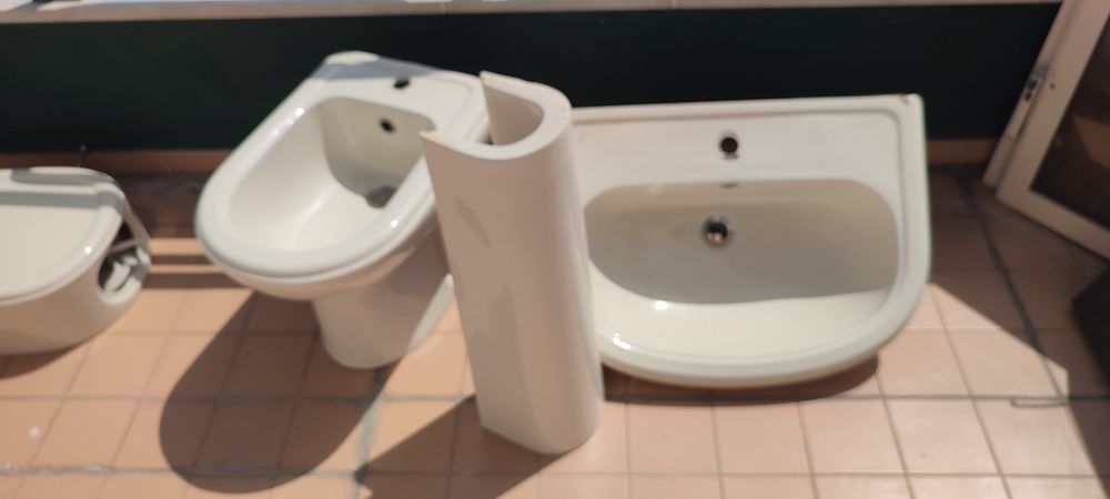 Venda de Lavatório e Bidé côr Beje Beje