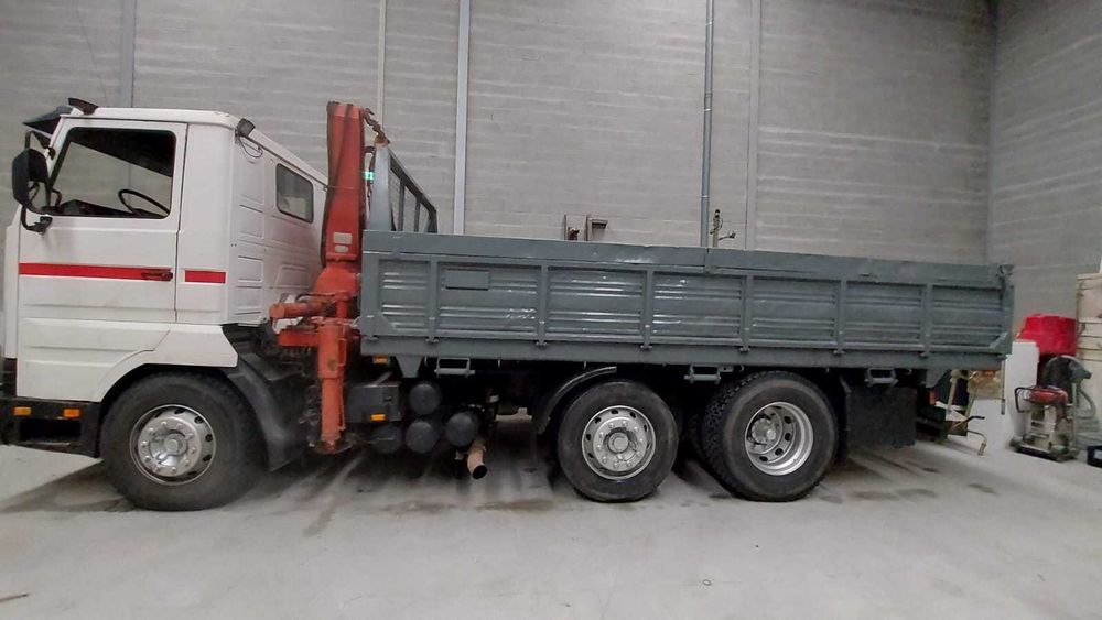 Aluguer Camião 26 t c/ grua