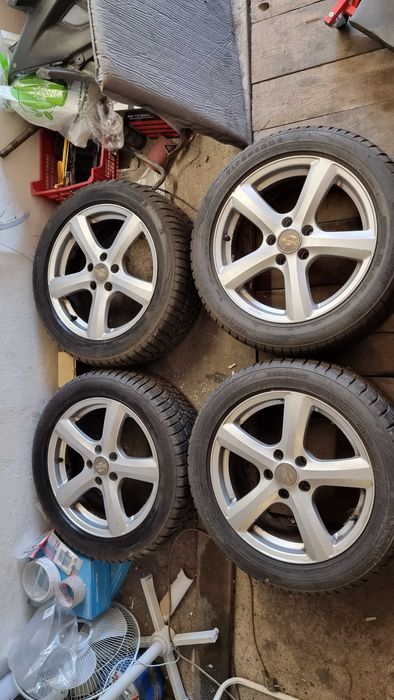 Komplet felg 17 cali  z oponami zimowymi 5x112 ET37.