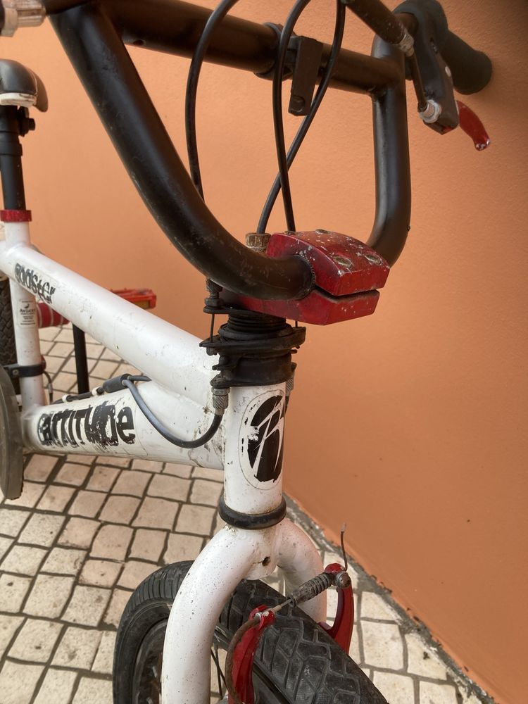 Bicicleta de competição volante roda todo