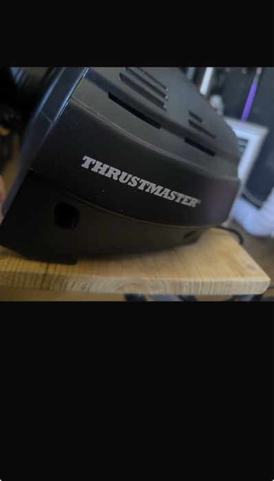 Thrustmaster T300RS GT Edition mais pedais