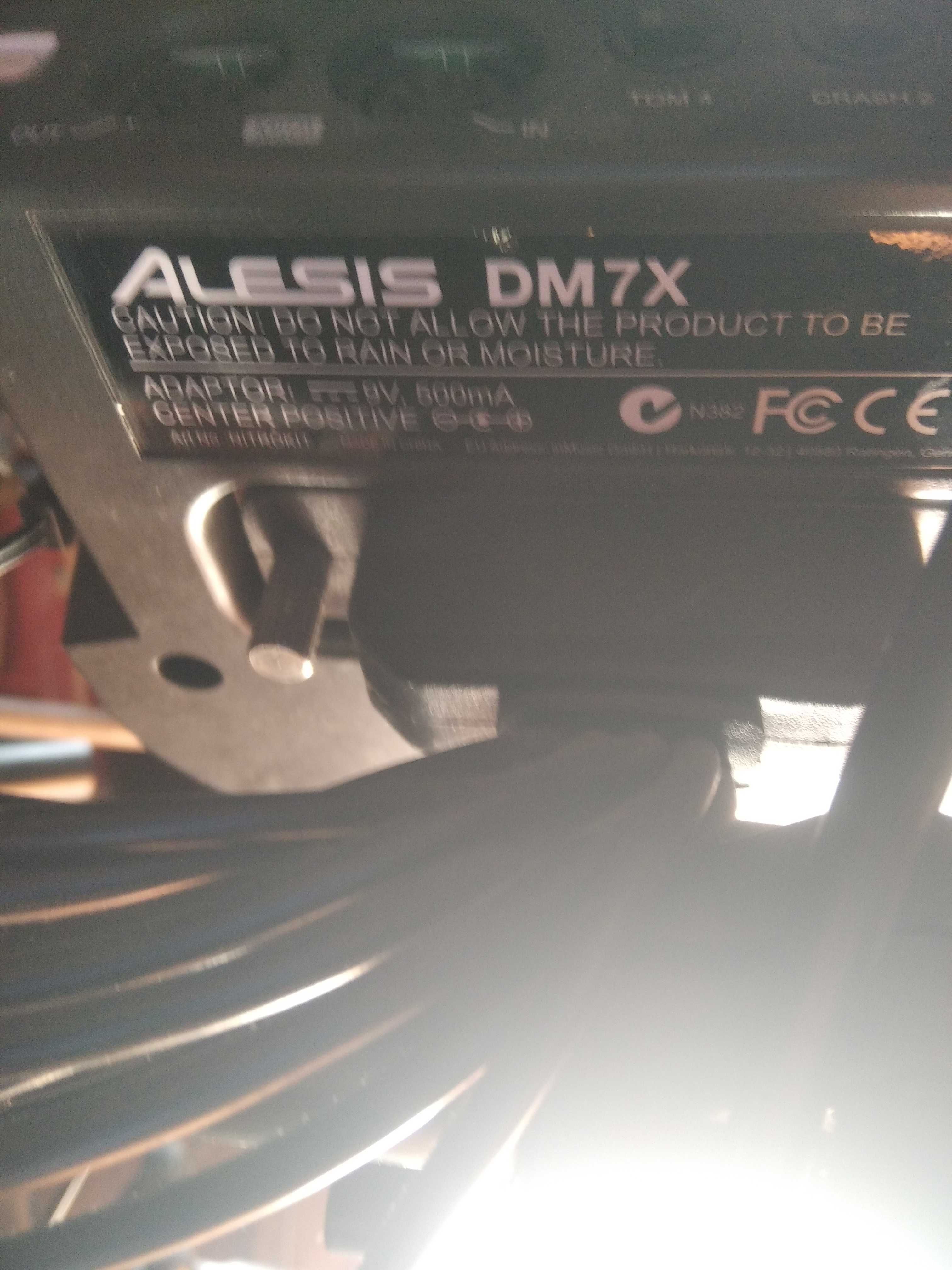 ударна установка Alesis DM7X