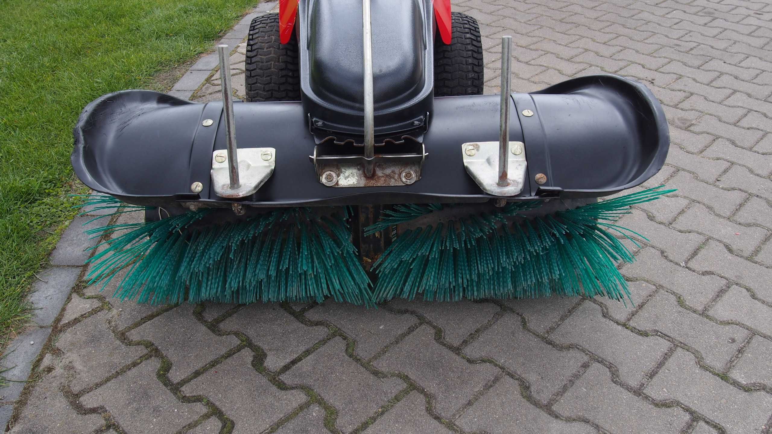 Zamiatarka spalinowa Honda gxv 160 Tielburger tk 48 hydrostat