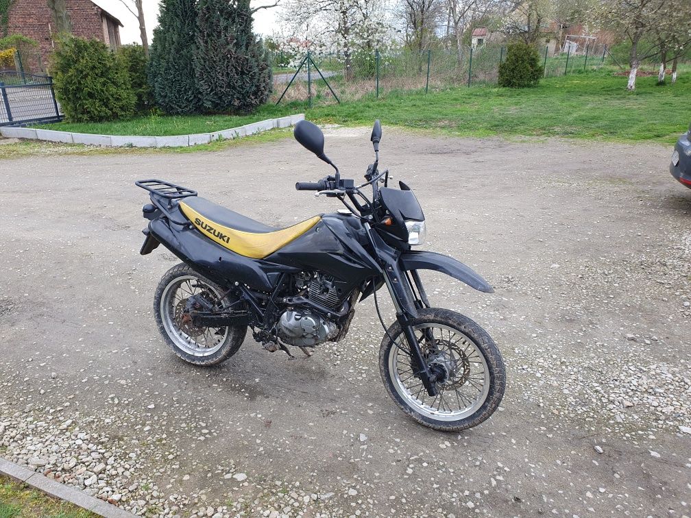 Suzuki DR 125 Supermoto 4T 2010r  wtrysk kat B