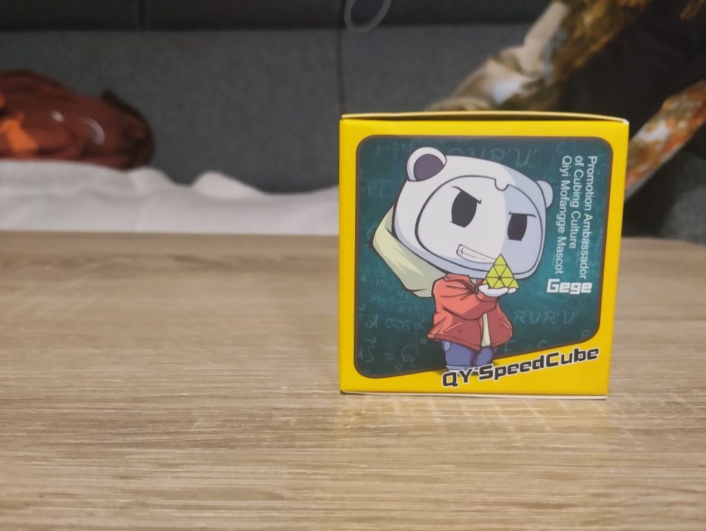 Kostka Pyraminx (Qiyi Qiming A)
Nowa, nieużywana kostka logiczna Pyram