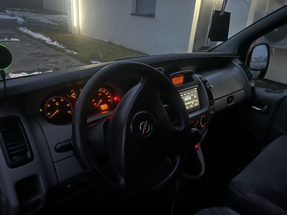 Opel vivaro 2001 zabudowa 6 miejsc brygadowka
