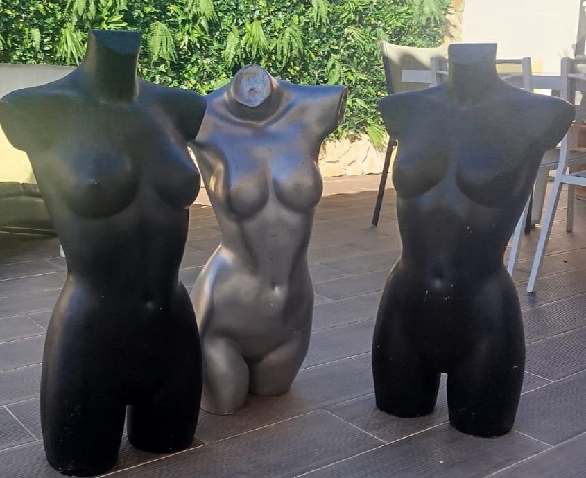 Manequim mulher meio corpo