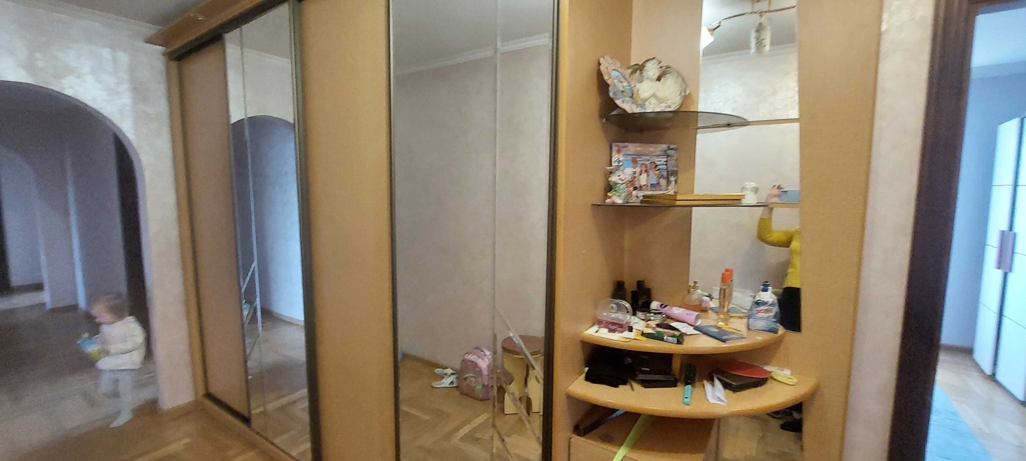 ТЕРМІНОВО! Прихожа велика  270см