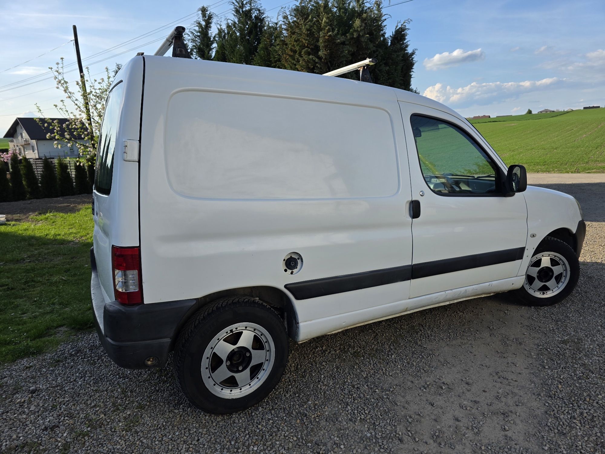 Peugeot Partner 2008r 1.4 LPG religii  DOBLO KANGOO NEMO COMBO CONNECT