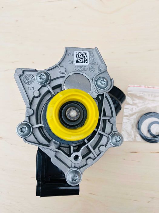 Помпа водяной насос VW Audi Skoda Seat 06H121026DN, DD, CP, CF