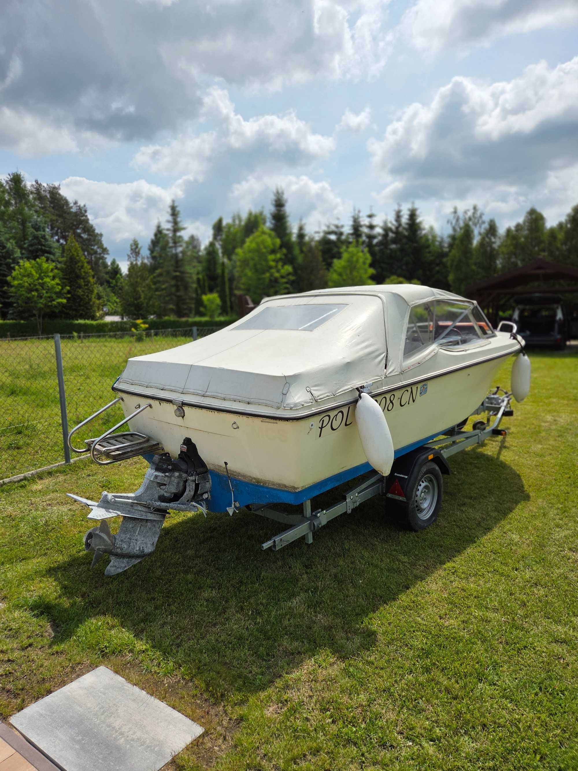 Motorówka Starcraft Marine WV-171  mercruiser 3.0 140 hp