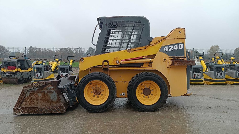Miniładowarka GEHL 4240 / 10r / 2T! /4640 Bobcat S 100 130 JCB 160