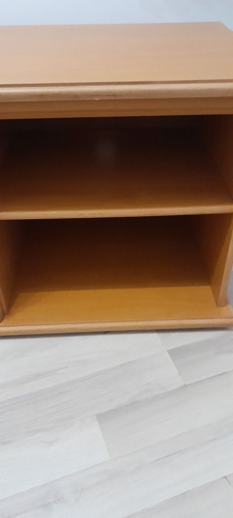 Sprzedam solidną szafkę / komodę pod telewizor