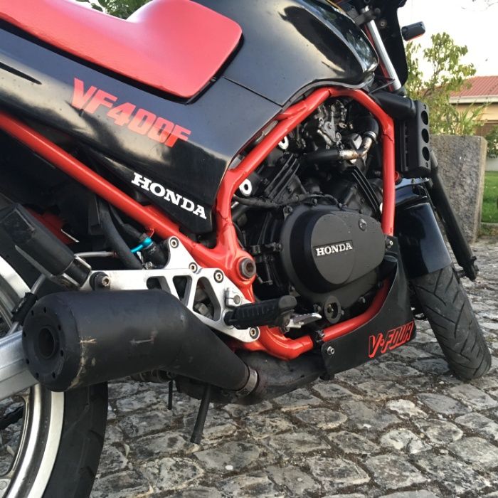 Honda VF 400 F - o prazer de uma clássica