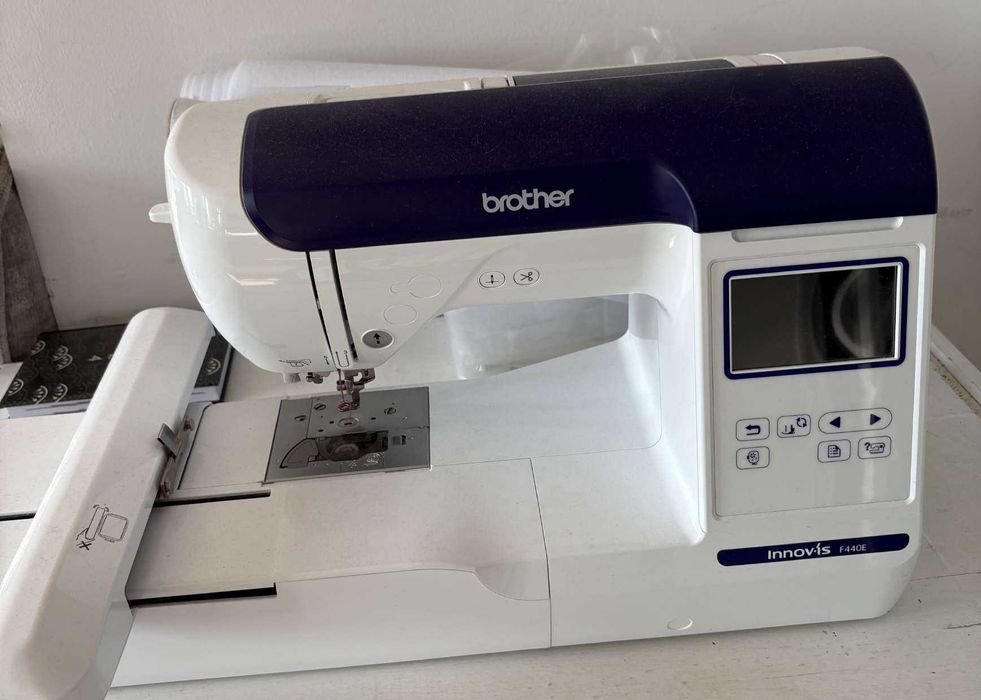 Syndyk sprzeda prawo własności do hafciarki Brother Innovis F440E