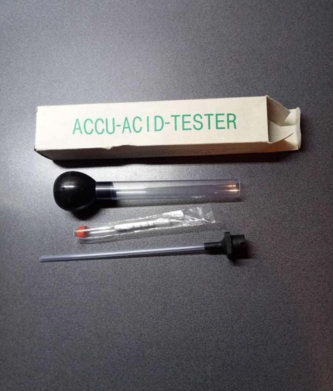 Tester elektrolitu w akumulatorze