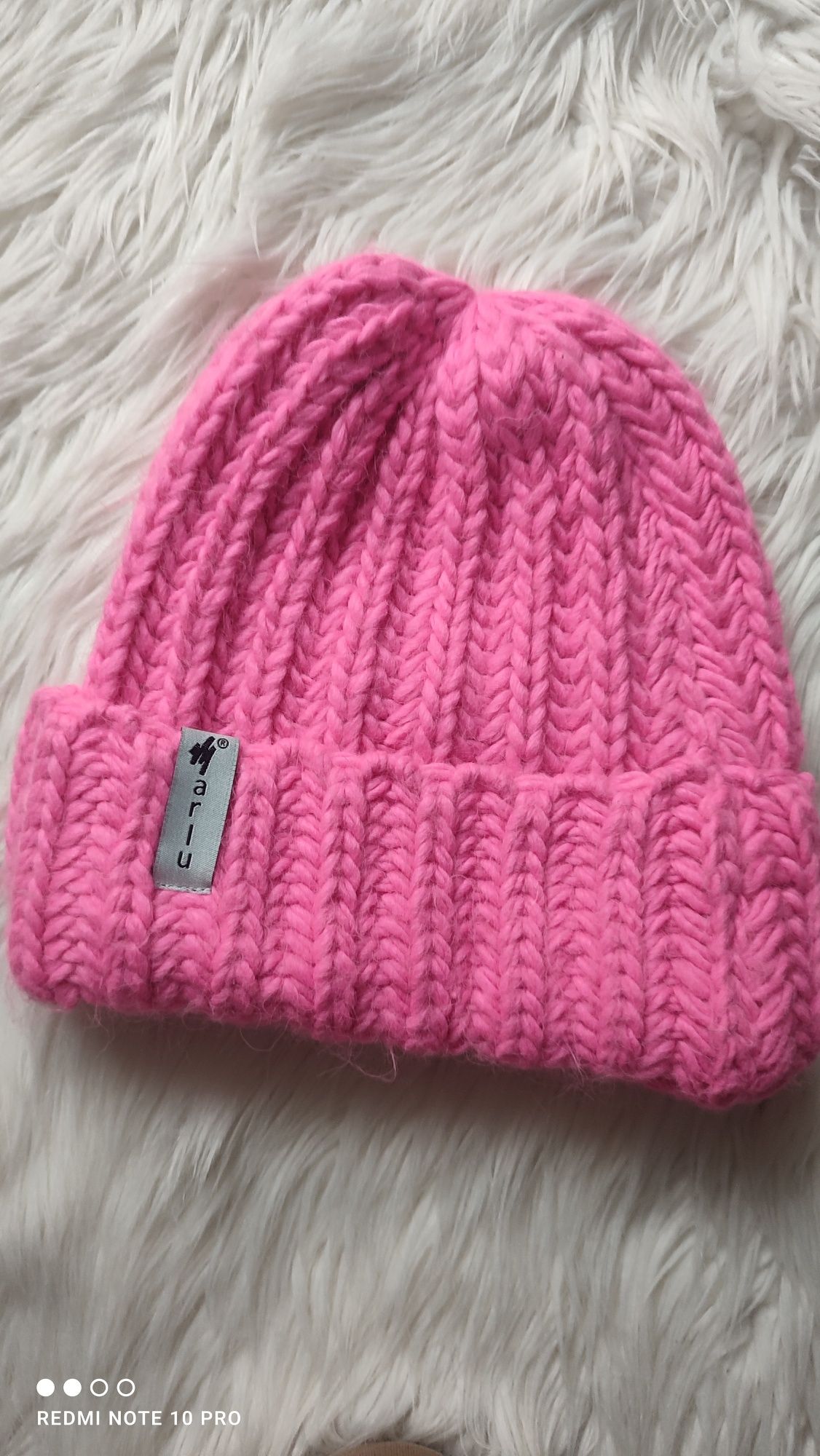 Zimowa czapka Marlu różowa neonowa cukierkowa z wełną