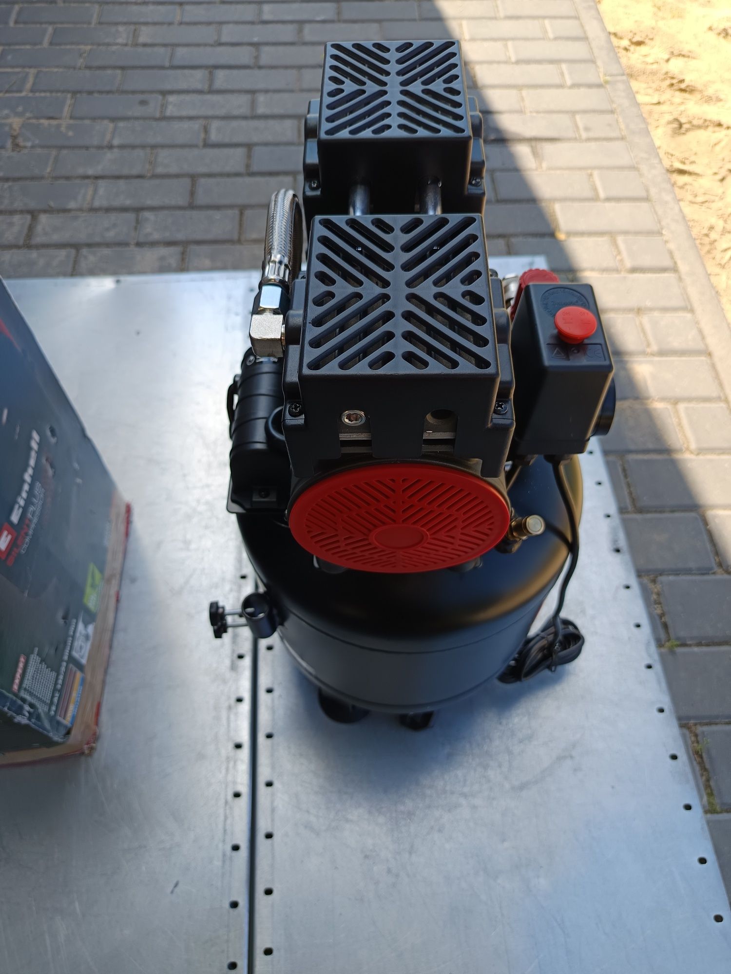 Kompresor bezolejowy Einhell TE-AC 135/24 SILENT PLUS