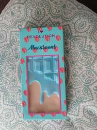 I love REVOLUTION Macaroons Chocolate