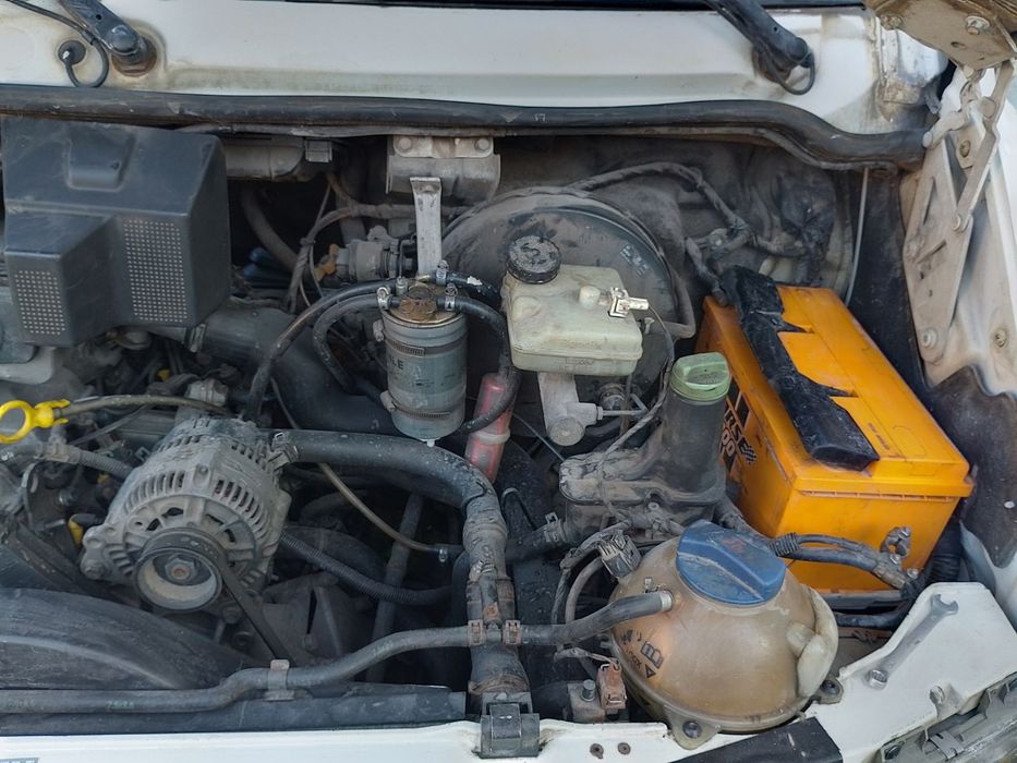 грузопасажирський мікроавтобус