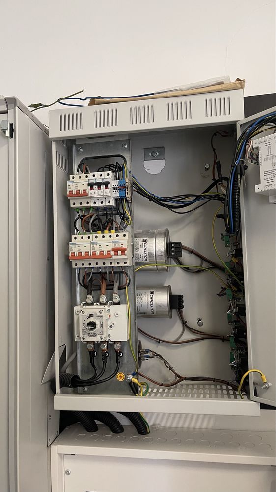 Automatyczne baterie kondensatorów OPTIM EMS-C
