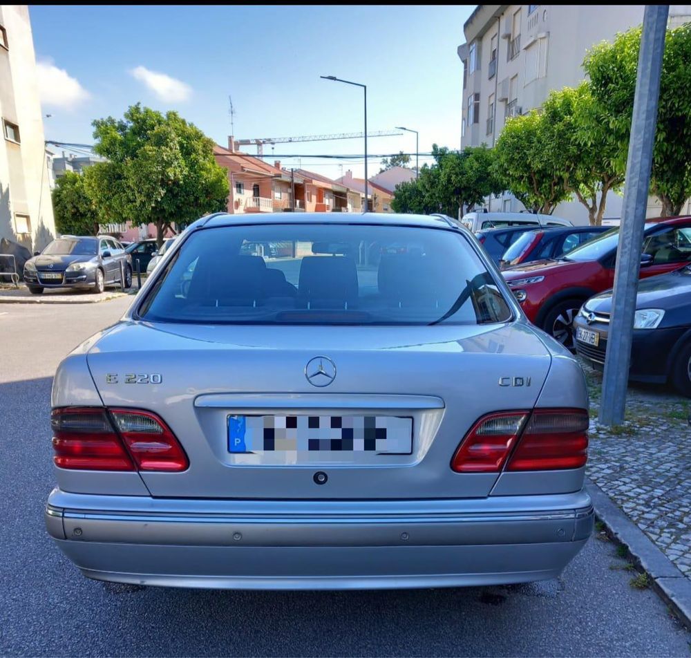 Mercedes-Benz E220 CDI