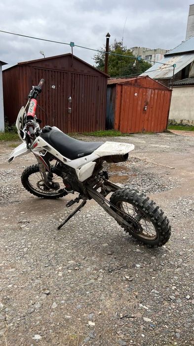 Кросовий мотоцик бсє 125