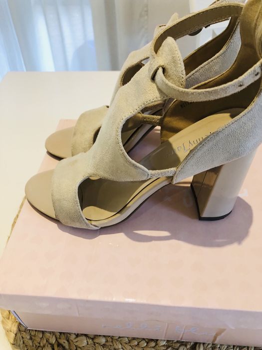 Zamszowe sandały , buty na obcasie  / ccc - 37