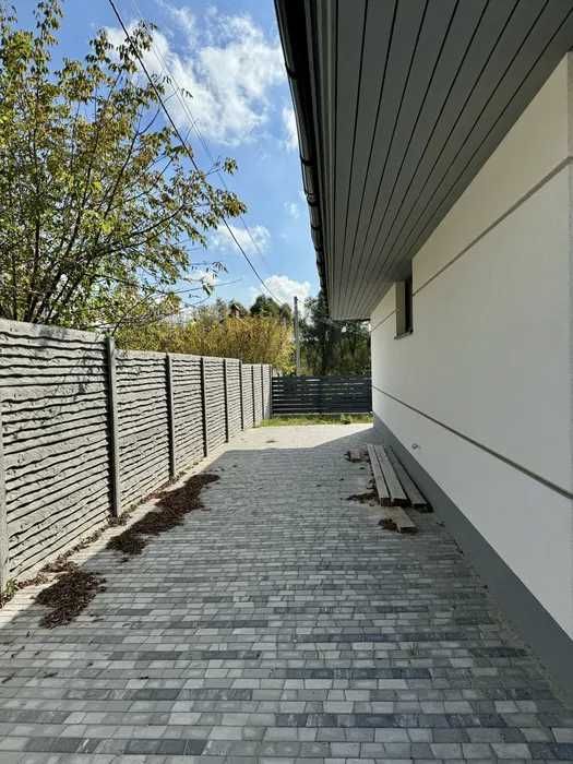 Якісний готовий будинок біля озера ! Велика ділянка 10 соток!