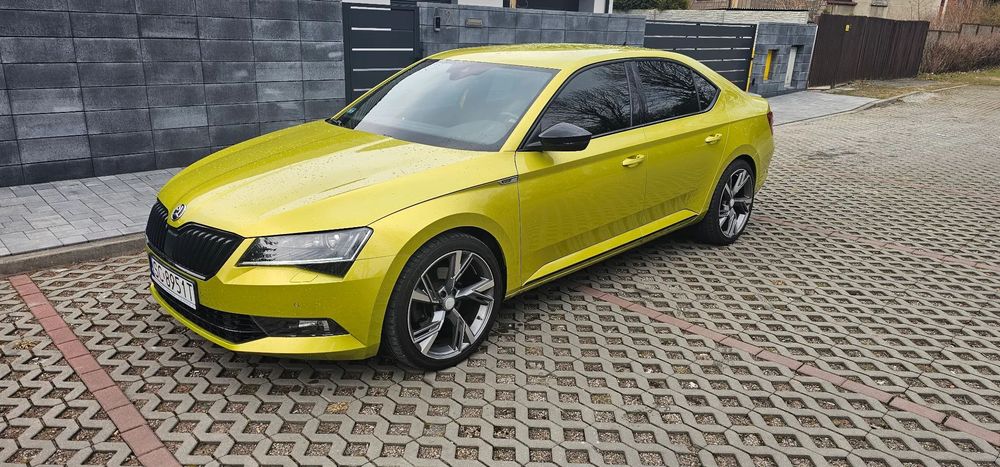 Skoda Superb Sportline 4x4 dsg koła lato 19 zima 18 235km