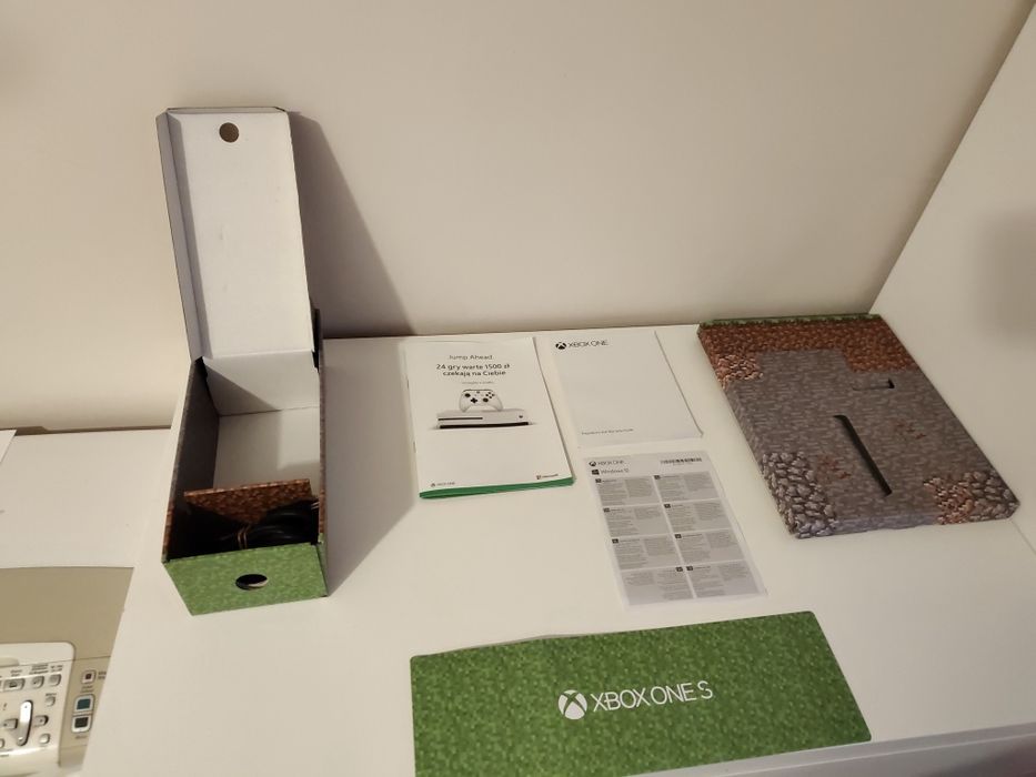Xbox one s Minecraft Limited Edition