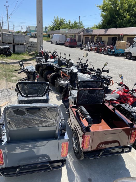 Доставка безкоштовна Трицикл Акумуляторний Corso forte їdemo