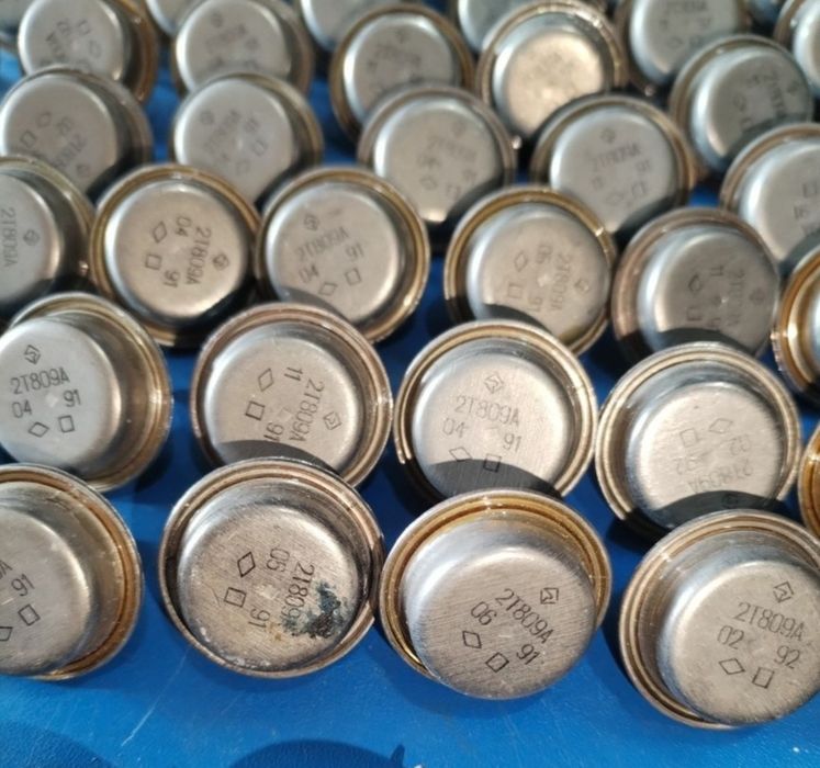 Продам.  Транзисторы Кт809А.