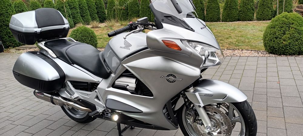 Honda ST 1300 Pan Europen Bezwypadkowa piękna.