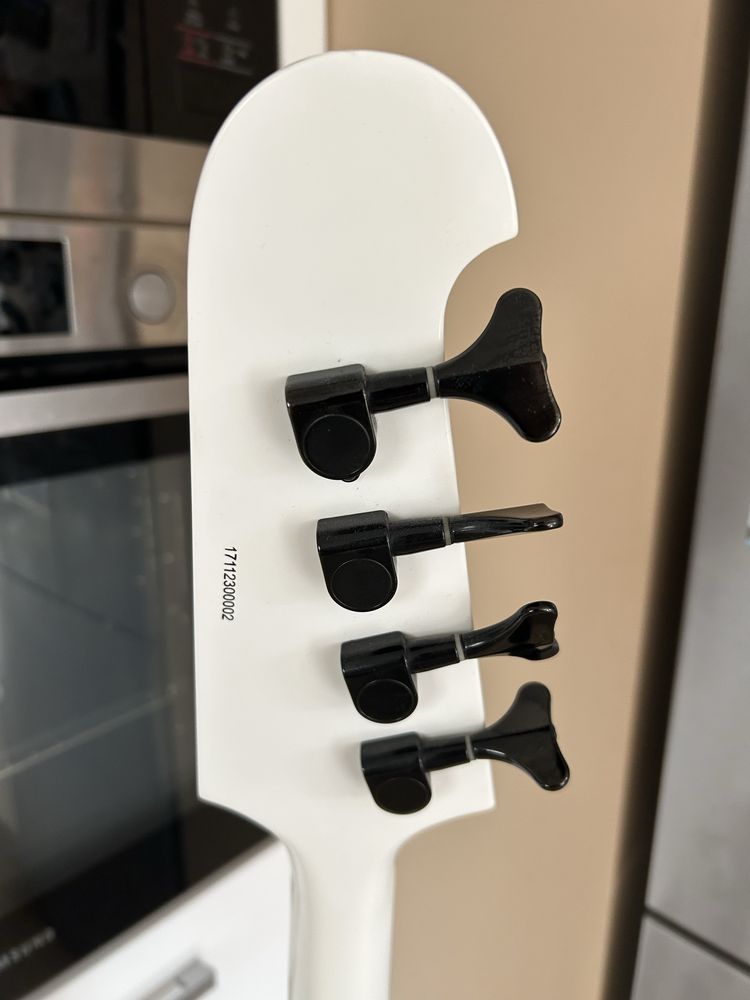 gitara basowa epiphone thunderbird 4 pro