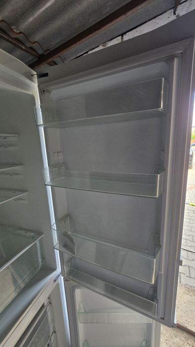 Lodówka Chłodziarko-zamrażarka Samsung RL39THCSW