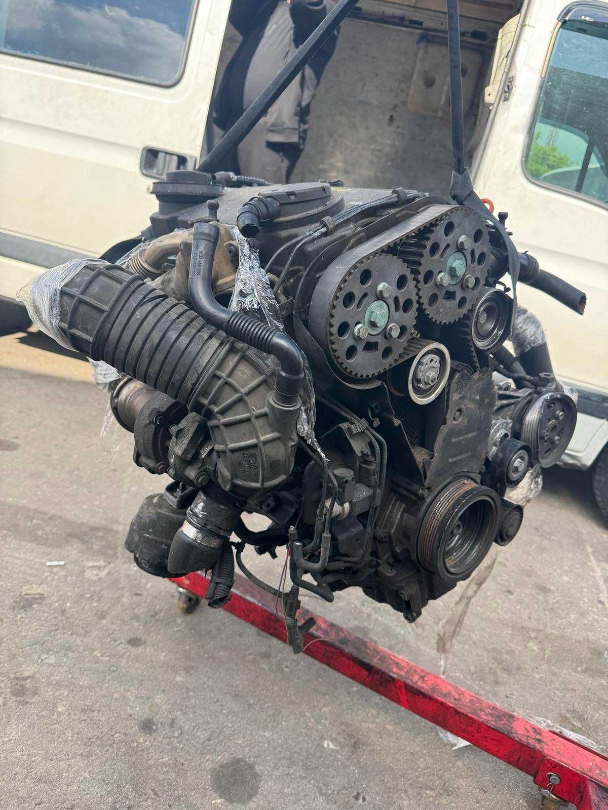 Разборка Audi A6 C6 2.0 TDI BRE Двигатель A4 B7 BLB Двигун Мотор Кпп